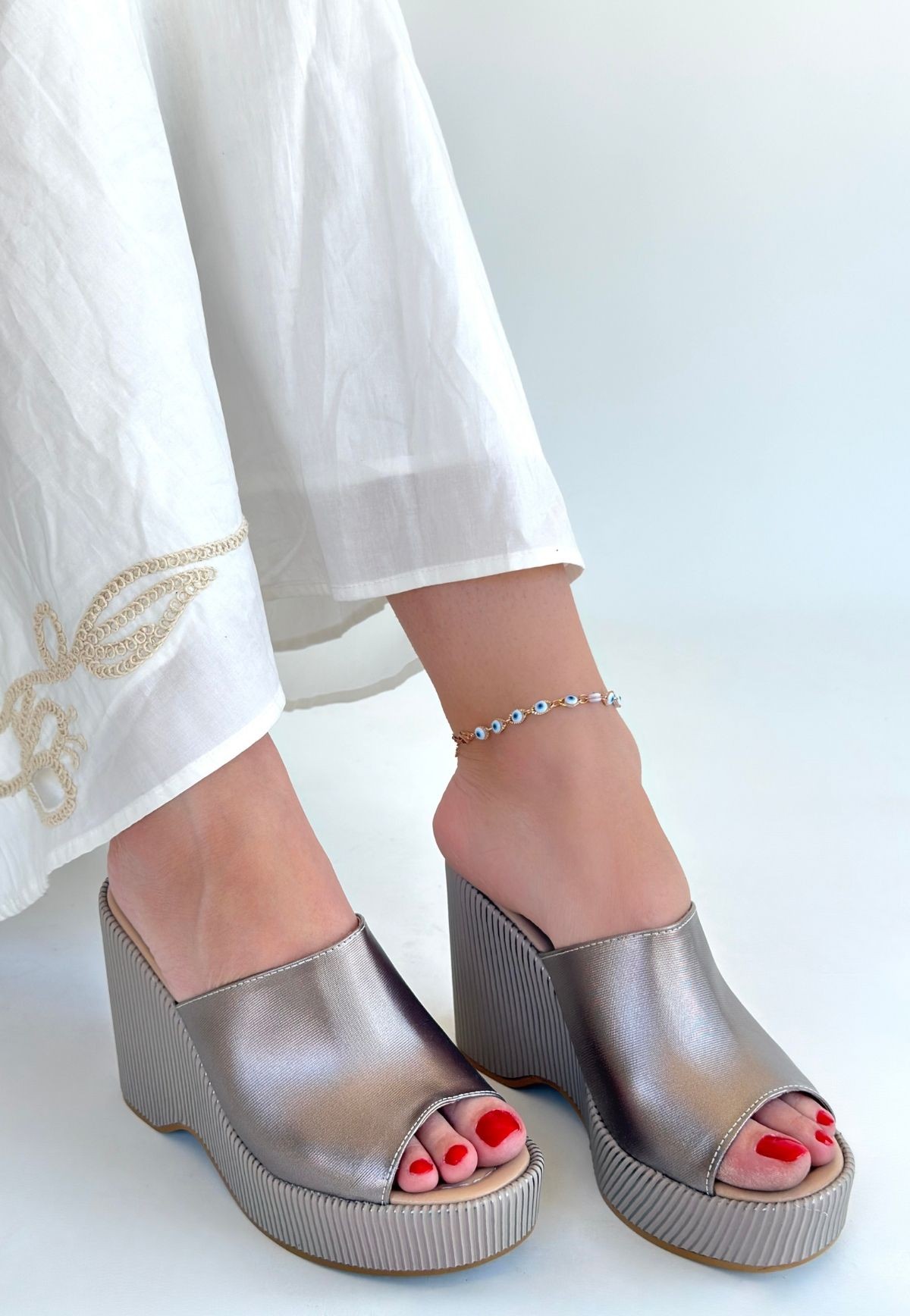 Tlay Platin Cilt Dolgu Topuk Terlik - Görsel 2