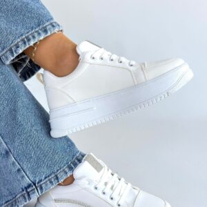 Alternative view of Natte Beyaz Cilt Bağcıklı Spor Ayakkabı