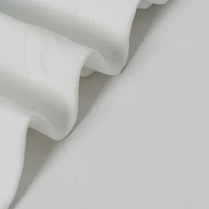 Alternative view of Ördek Baskılı ve Yuvarlak Yakalı Kadın Günlük Büyük Boy Siyah Tişört. - Beyaz