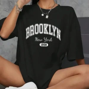 Brooklyn Harf Baskılı Düşük Omuzlu T-shirt, Rahat Kısa Kollu Bol T-shirt, Kadın Giyim - Siyah