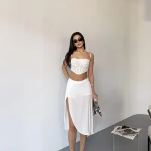 Çepli Şortlu Yırtmaçlı Etek - Beyaz