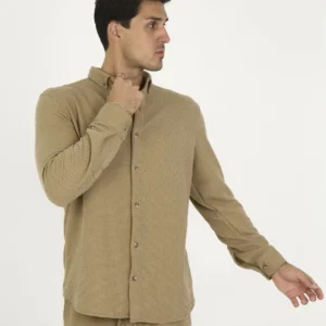 Alternative view of Düğmeli Tam Kalıp Uzun Kol Jakar Gömlek - Kahverengi