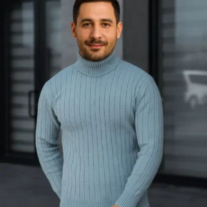 Alternative view of Erkek Fitilli Triko Kazak 2'li Set Bebek Mavisi Siyah Regular Balıkcı Yaka Tam Boğazlı Triko Seti Modeli Kazak