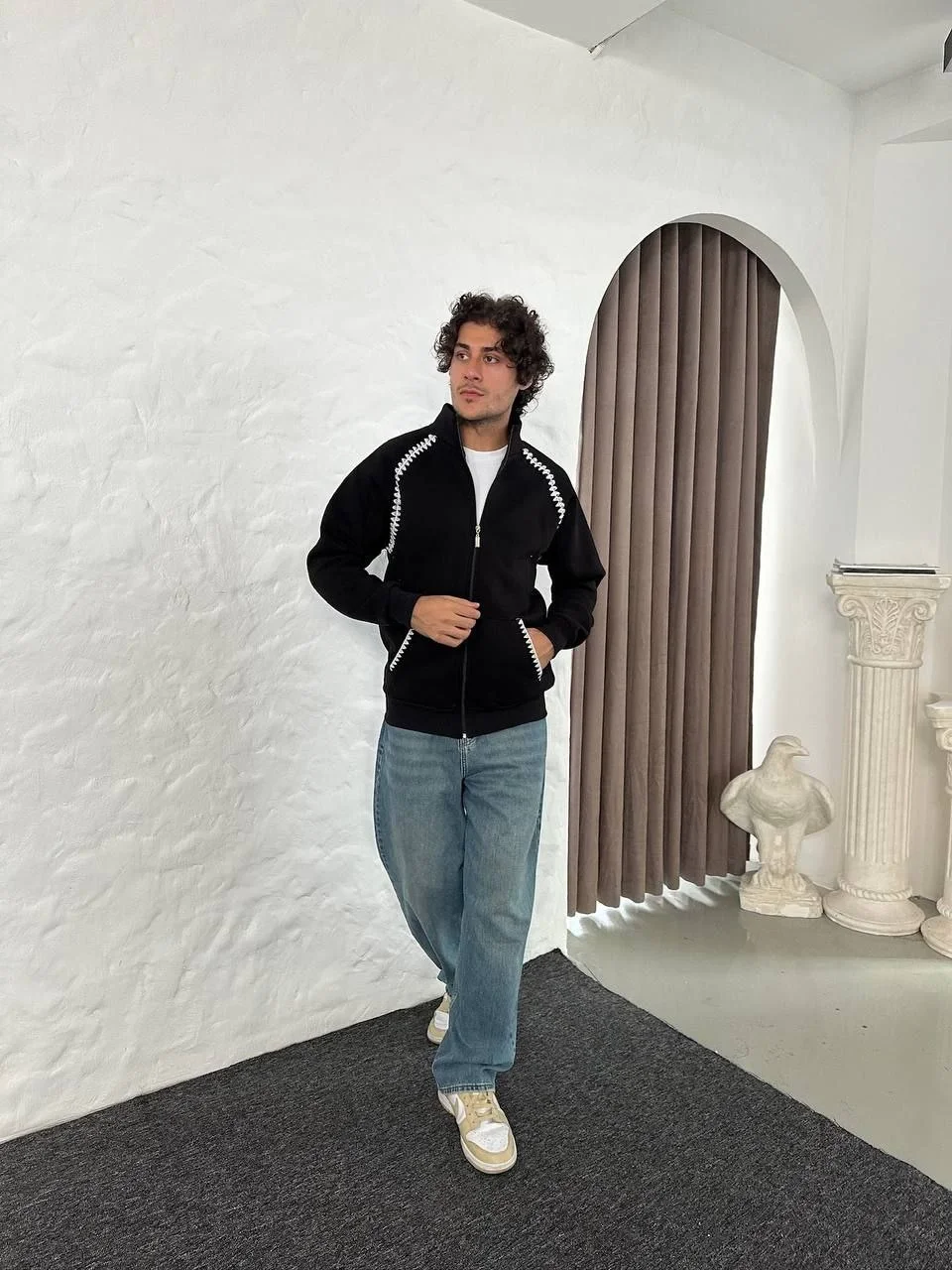 Erkek Oversize Dik Yaka Fermuarlı Sweatshirt - Zincir Nakışli Kanguru Cepli - Siyah - Görsel 6