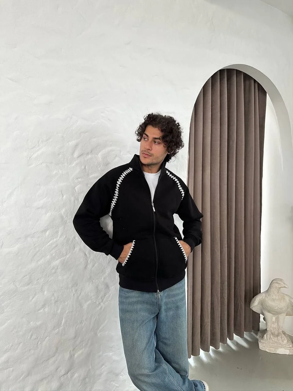 Erkek Oversize Dik Yaka Fermuarlı Sweatshirt - Zincir Nakışli Kanguru Cepli - Siyah - Görsel 2