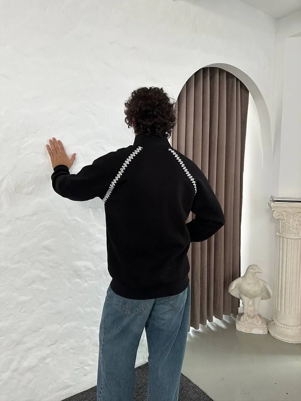 Erkek Oversize Dik Yaka Fermuarlı Sweatshirt - Zincir Nakışli Kanguru Cepli - Siyah - Görsel 4