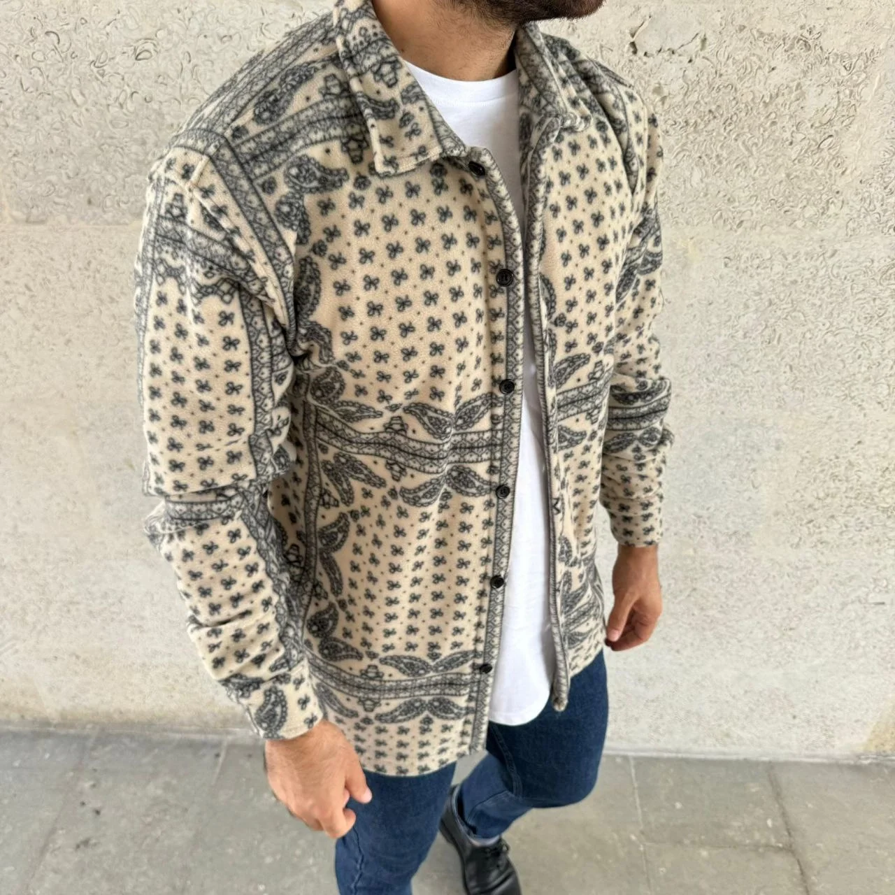 Erkek Polar Fermuarlı Sweatshirt – Kapüşonsuz, Cepli, Yumuşak Dokulu, Oversize Rahat Kalıp, Kışlık Sıcak Tutan Fermuarlı Üst - Bej - Görsel 2