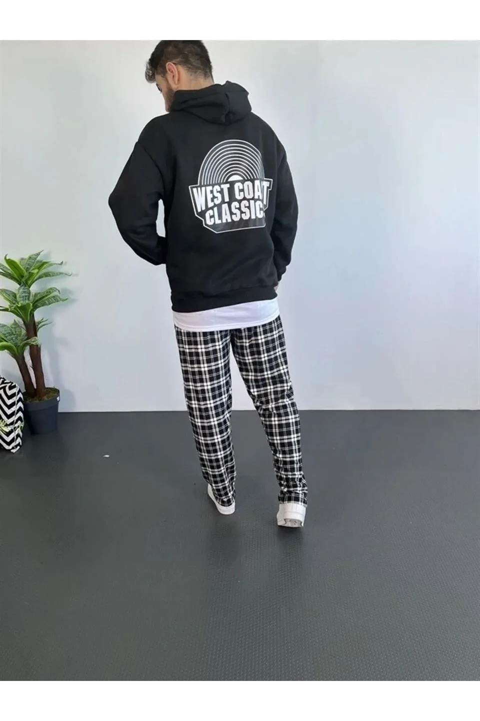 Erkek Sırt Baskılı Kapüşonlu Üç İplik Oversize Sweatshirt - Siyah - Görsel 2