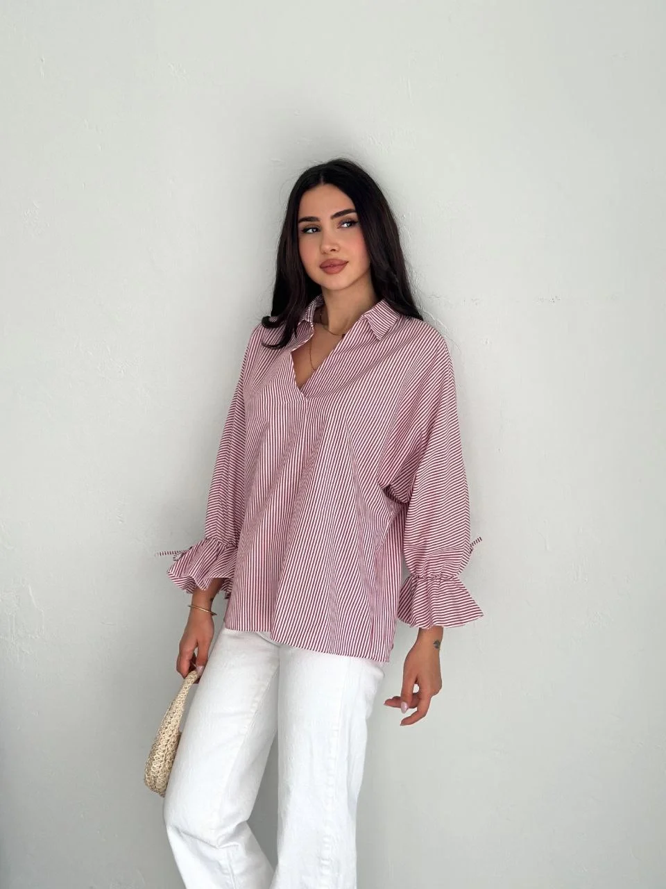 Kadın Arkası Asimetrik Yırtmaç Kesim Detaylı Cizgili Bluz Gömlek - Bordo - Görsel 6