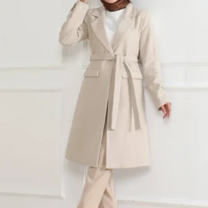 Alternative view of Kadın Kaşe Kaban – Uzun Boy Kruvaze Yaka, Kuşaklı Tesettür Kışlık Kaban, Astarlı Şık Yünlü Dokuma Oversize Rahat Kalıp, Cepli Modern Kaşe Mont Modeli - Bej