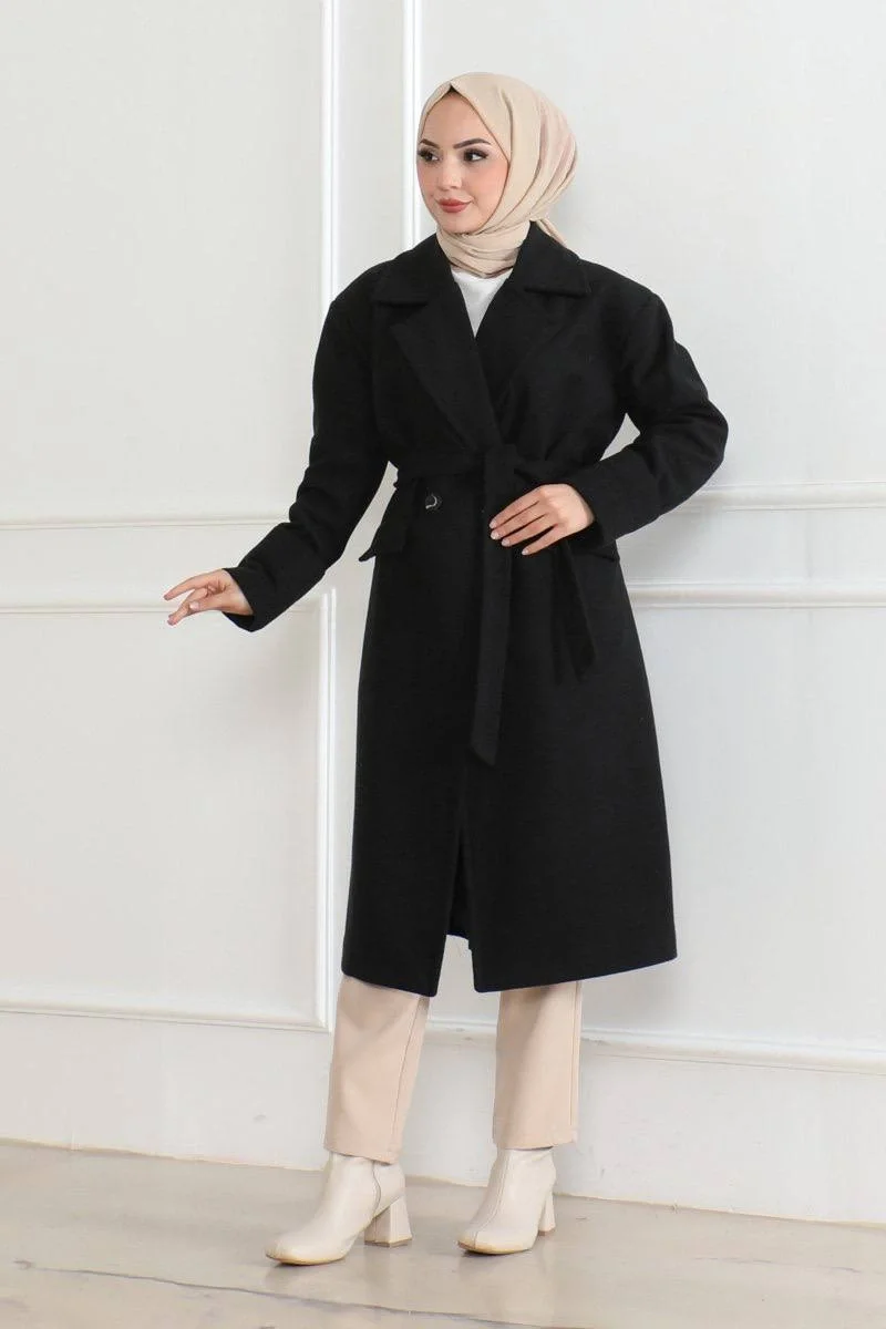 Kadın Kaşe Kaban – Uzun Boy Kruvaze Yaka, Kuşaklı Tesettür Kışlık Kaban, Astarlı Şık Yünlü Dokuma Oversize Rahat Kalıp, Cepli Modern Kaşe Mont Modeli - Siyah - Görsel 3