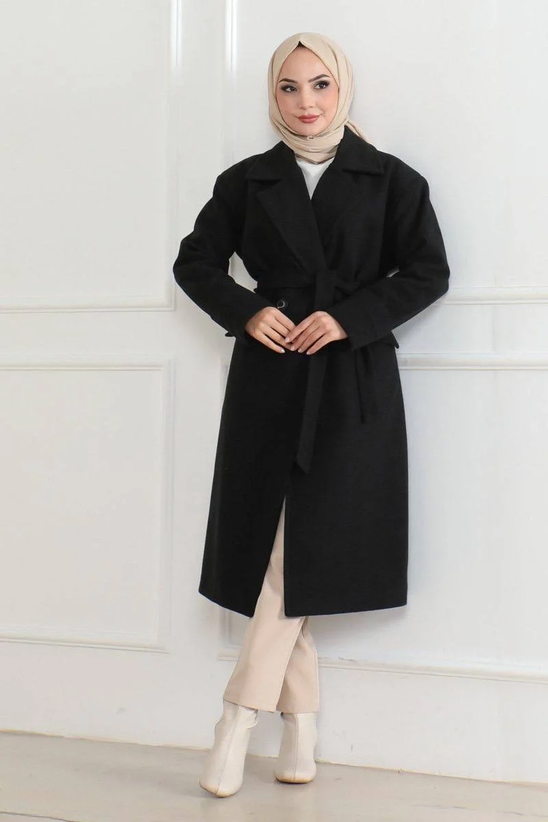 Kadın Kaşe Kaban – Uzun Boy Kruvaze Yaka, Kuşaklı Tesettür Kışlık Kaban, Astarlı Şık Yünlü Dokuma Oversize Rahat Kalıp, Cepli Modern Kaşe Mont Modeli - Siyah - Görsel 2