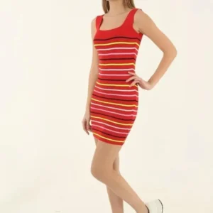 Kadın Kare Yaka Midi Boy Likralı Polelit Elbise - Kırmızı