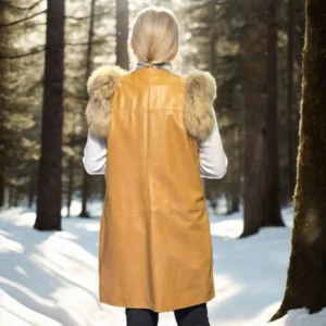 Alternative view of Kadın Kolsuz Hakiki Deri Kürk - Hardal