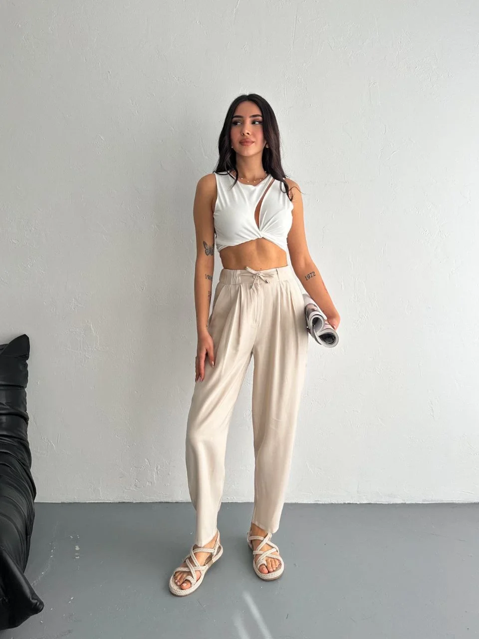 Kadın Yüksel Bel Beli Bağcıklı Rahat Boru Paça Pantalon - Kırık Beyaz - Görsel 3