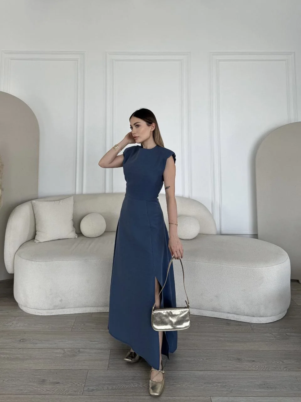 Keten Yandan Yırtmaçlı Uzun Elbise Sıfır Kol Elbise - Mavi - Görsel 2