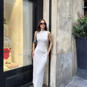 Alternative view of Osy Modal Yumuşak Dokulu Kumaş Bisiklet Yaka Sıfır Kolsuz Yırtmaçlı Uzun Elbise - Beyaz