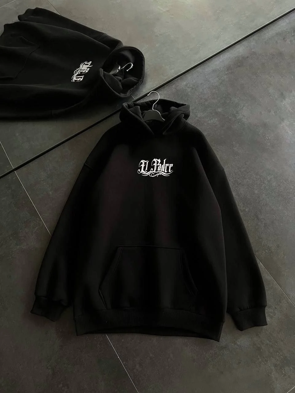 Üç İplik Penye Uzun Kol Kapşonlu Baskılı SweatShirt - Siyah - Görsel 2