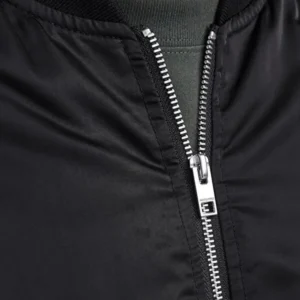 Alternative view of Erkek Siyah Bomber Mont – Fermuarlı, Cepli, Kapitone Astarlı Rahat Günlük Ceket Bahar & Kış Kullanıma Uygun - Siyah