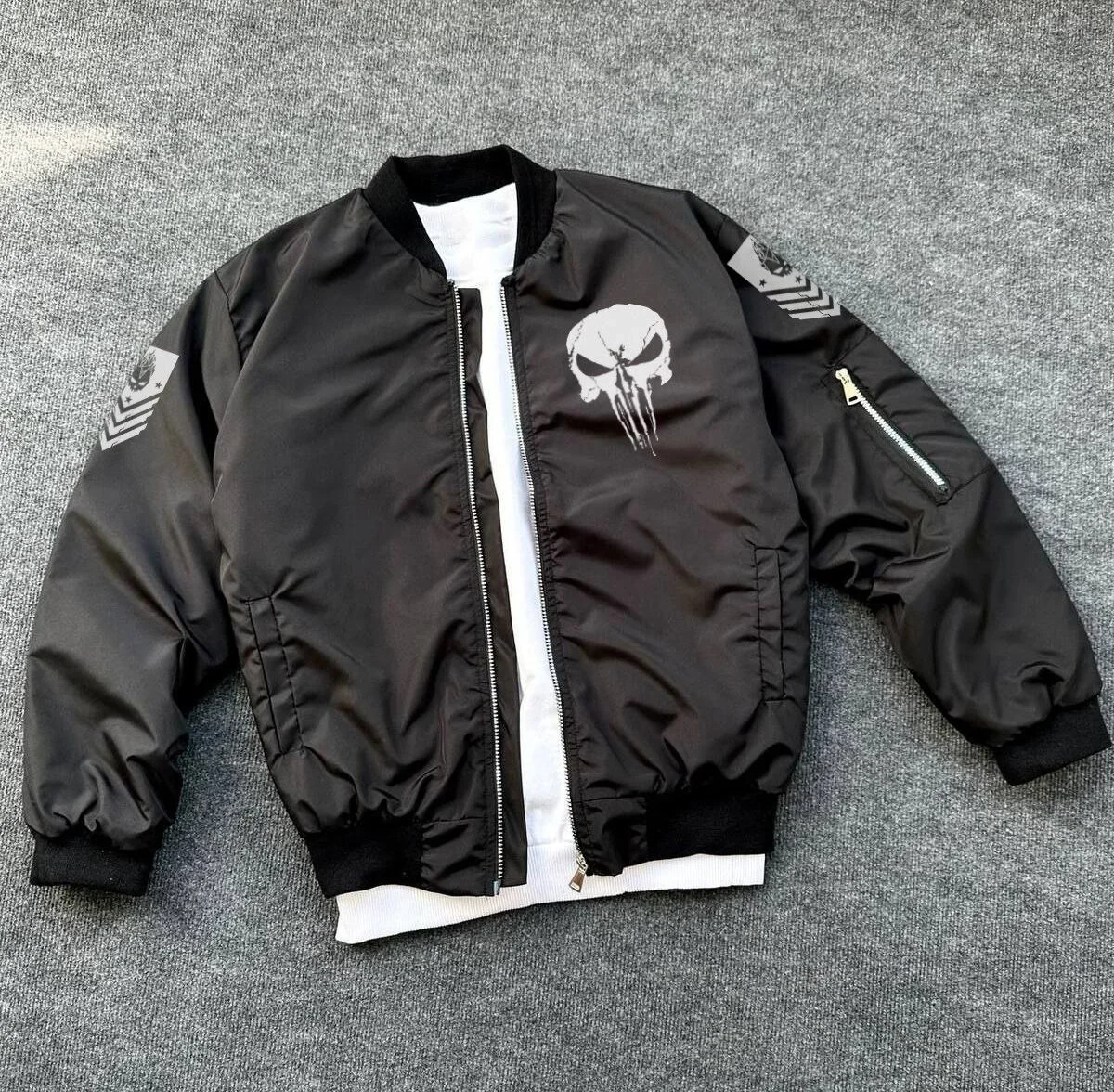 Siyah Askeri Tarz Bomber Mont – Unisex, Punisher Skull Detaylı, Fermuarlı, Cepli, Uzun Kollu, Bahar ve Kış Günlük Moda İçin Uygun - Siyah