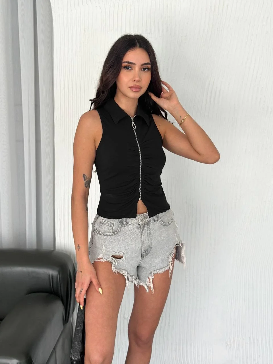 Yakalı Tam Fermuarlı Kolsuz Bluz - Siyah - Görsel 3