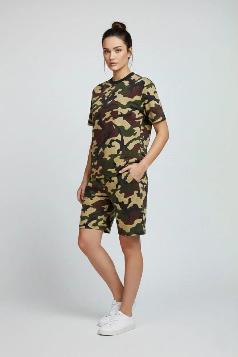 Kadın Kamuflaj Desenli Tişört Şort Takım – Günlük Rahat Kesim Yazlık 2’li Kombin - Kamuflaj - Görsel 5