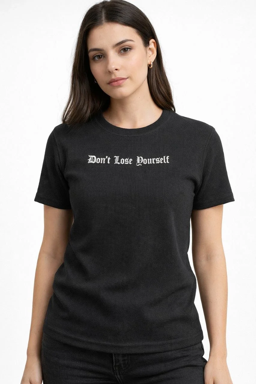 Kadın Wafıl Kumaş Tişört Regular Kalıp Bisiklet Yaka Baskılı Günlük Basic T-Shirt - Siyah - Görsel 5